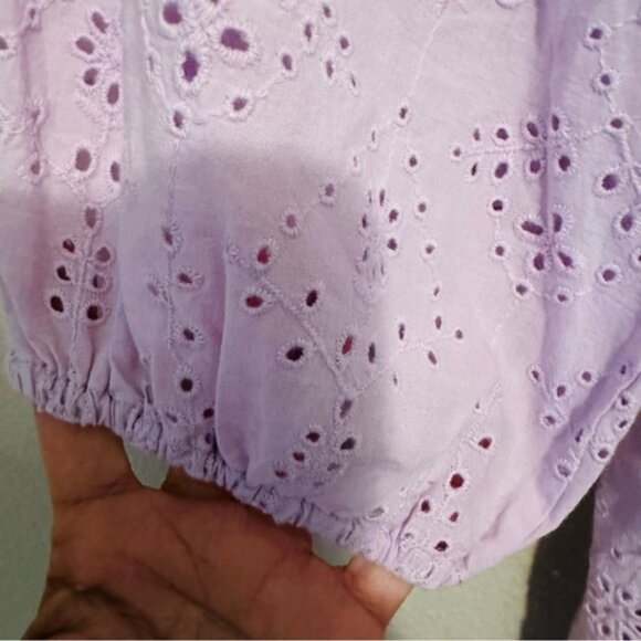 Sanctuary Modern Eyelet V-Neck Blouse – Lavender Ice – Size Medium (NWT) - Picture 10 of 14